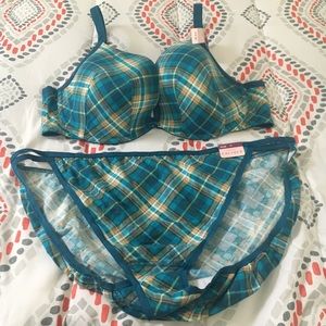 Cacique Bra and Panties Set 42C & 26/28